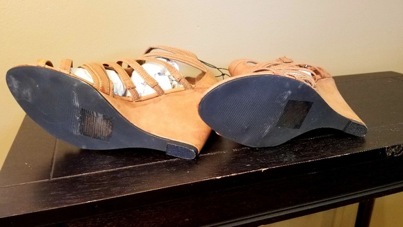 3/$30 NWT! Express Strap Sexy Zip Back Wedge Sandals Tan Camel Brown Size 9 - Picture 7 of 8